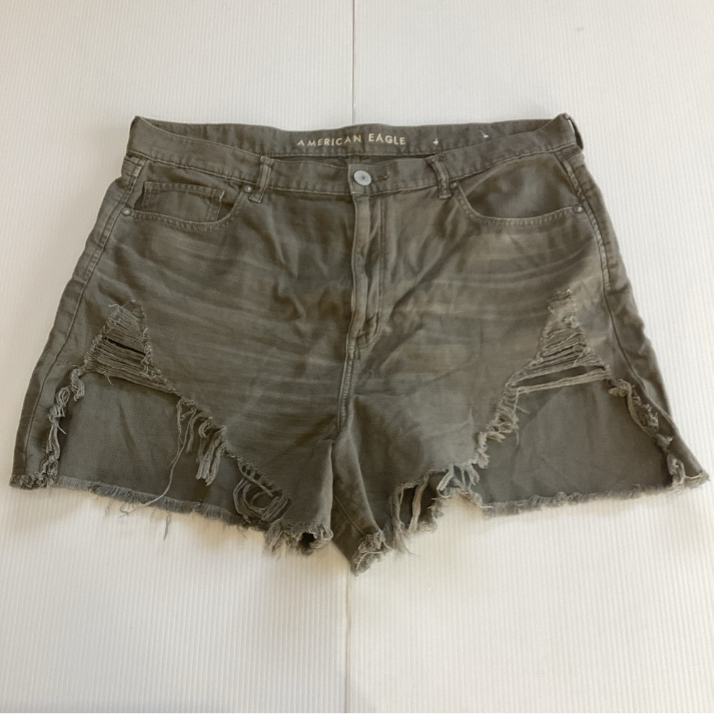 American Eagle Shorts Women's Highest Rise Mom Olive Green Distressed Sz 18